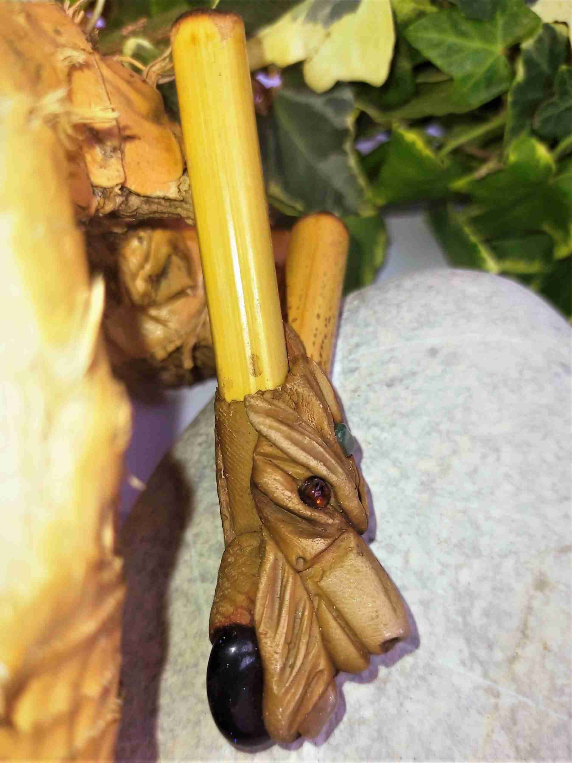 Kuripe Bambu Totem LUPO Amuleto con Pietre potenti Kuripe Bambu Totem LUPO Amuleto-con Pietre potenti
