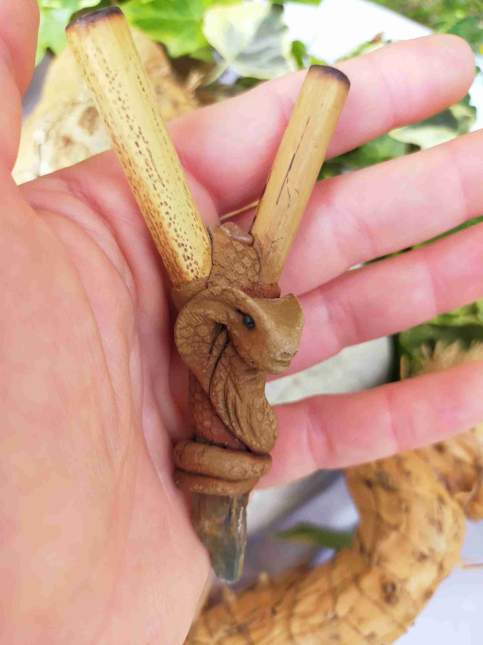 Kuripe Bambu Totem COBRA Amuleto con Pietre potenti Kuripe bambu Totem COBRA Amuleto con Pietre potenti