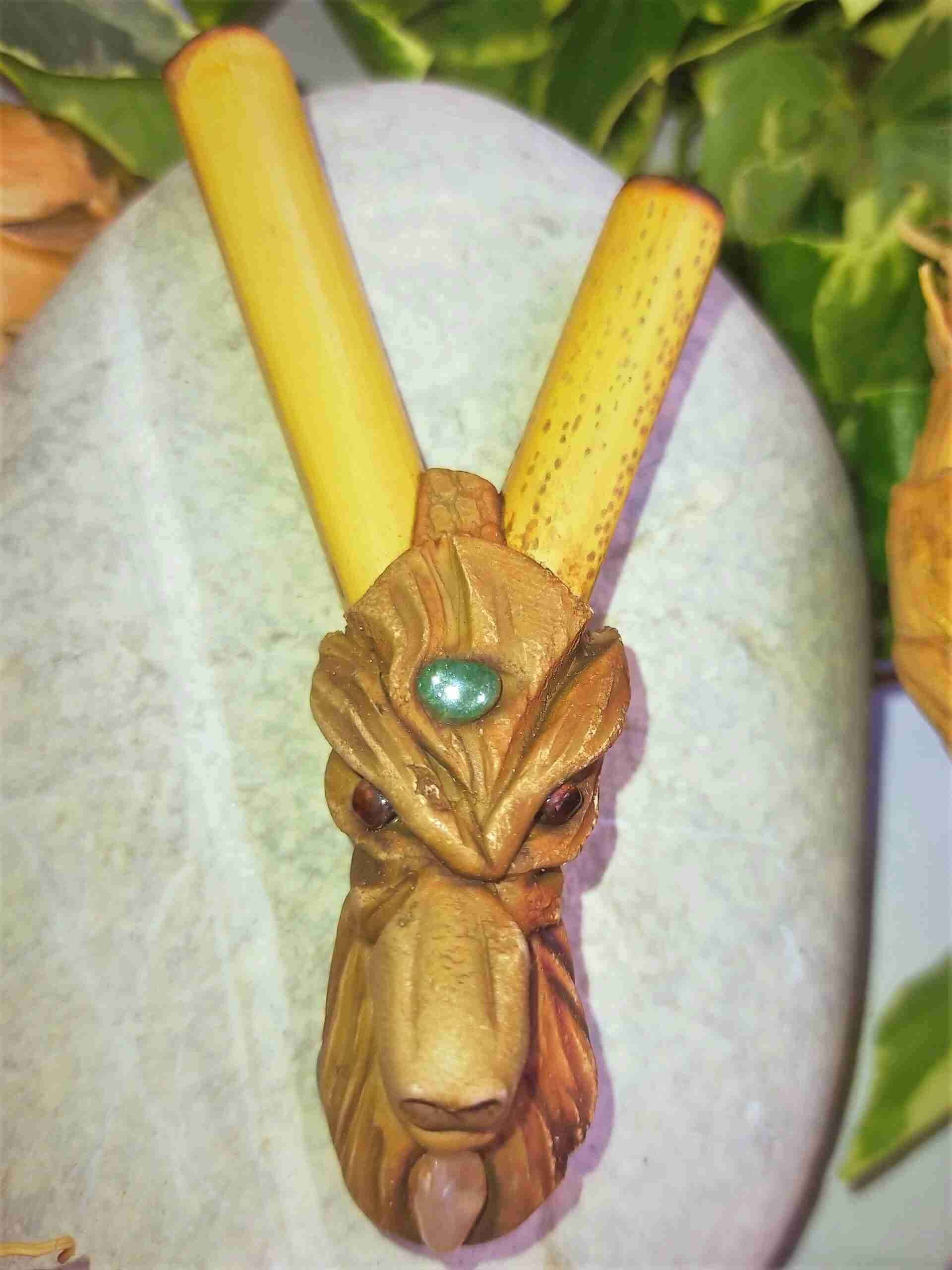 Kuripe Bambu Totem LUPO Amuleto con Pietre potenti Kuripe Bambu Totem LUPO